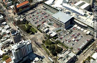 Punta Carretas Shopping parking. - Department of Montevideo - URUGUAY. Photo #5296