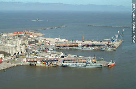 Muelles del puerto de Montevideo  - Departamento de Montevideo - URUGUAY. Foto No. 5348