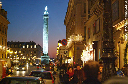 Rue de la Paix. Monumento a Napoleón I - París - FRANCIA. Foto No. 24434