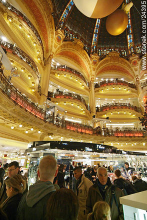 Galeries Lafayette en Navidad - París - FRANCIA. Foto No. 24395