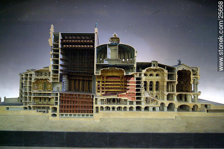 Corte de miniatura de la Ópera de Garnier - París - FRANCIA. Foto No. 25668