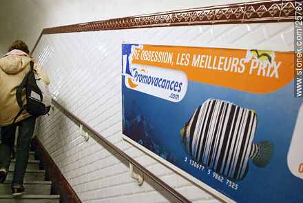 Escaleras del metro - París - FRANCIA. Foto No. 25787