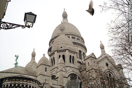 Sacre Coeur, farol y paloma - París - FRANCIA. Foto No. 25810