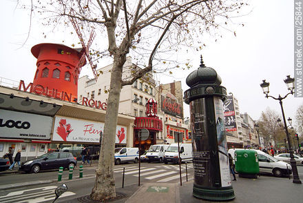 Moulin Rouge en el Boulevard de Clichy y la rue Lepic - París - FRANCIA. Foto No. 25844