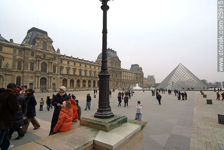 Musée du Louvre - París - FRANCIA. Foto No. 25915
