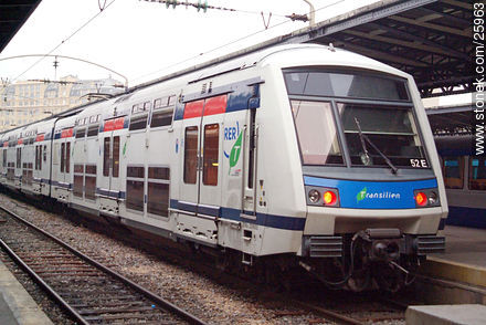 RER en la Gare de L'Est - París - FRANCIA. Foto No. 25963