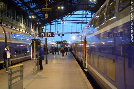 TGVs en la Gare de Lyon - París - FRANCIA. Foto No. 26176