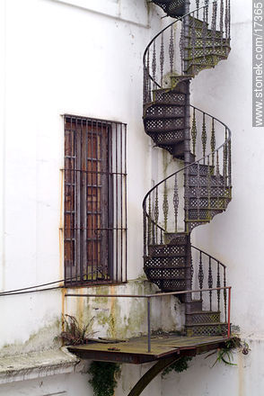 Old spiral staircase inside Cabildo - Department of Montevideo - URUGUAY. Photo #17365