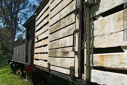 Antiguo vagón de carga - Departamento de Montevideo - URUGUAY. Foto No. 17526