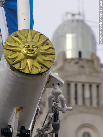 Sol de bronce en el buque Capitán Miranda - Departamento de Montevideo - URUGUAY. Foto No. 17640