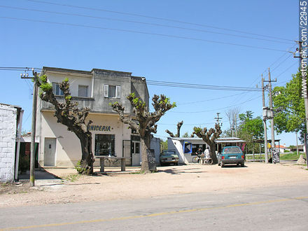 Camino Azarola y Camino La Redención - Departamento de Montevideo - URUGUAY. Foto No. 22945