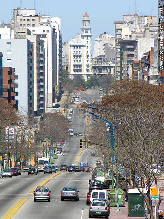 Avenida del Libertador General Juan Antonio Lavalleja - Departamento de Montevideo - URUGUAY. Foto No. 23034