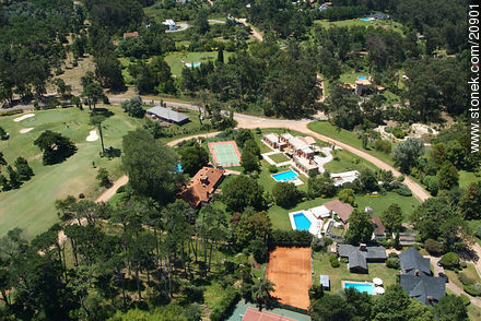 Residences in Rincon del Indio quarter - Punta del Este and its near resorts - URUGUAY. Photo #20901