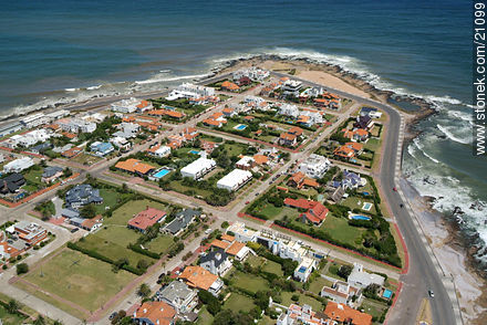  - Punta del Este y balnearios cercanos - URUGUAY. Foto No. 21099