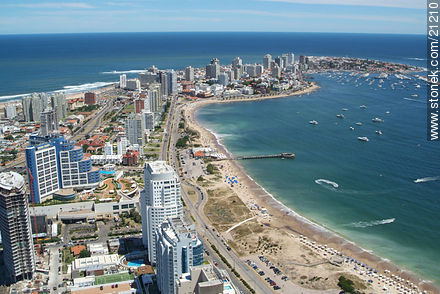 Vista de la Península de Punta del Este desde la Parada 5 - Punta del Este y balnearios cercanos - URUGUAY. Foto No. 21210