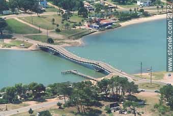 Puente sobre el arroyo Maldonado.(en la actualidad hay otro gemelo construido) - Punta del Este y balnearios cercanos - URUGUAY. Foto No. 2172