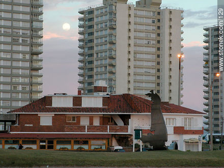  - Punta del Este y balnearios cercanos - URUGUAY. Foto No. 129
