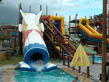Centro de diversiones acuáticas infantiles en la parada 12 - Punta del Este y balnearios cercanos - URUGUAY. Foto No. 309