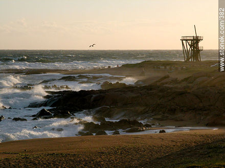 Mirador de ballenas en Piedras del Chileno. - Punta del Este y balnearios cercanos - URUGUAY. Foto No. 382