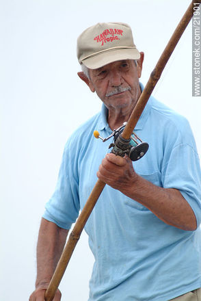 Pescador veterano - Departamento de Maldonado - URUGUAY. Foto No. 21901