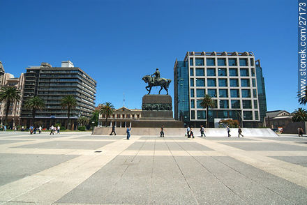 Plaza Independencia de Montevideo - Departamento de Montevideo - URUGUAY. Foto No. 27173