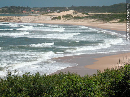 Costa sobre el Océano Atlántico - Departamento de Rocha - URUGUAY. Foto No. 2718
