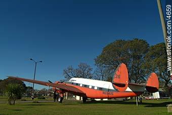 Museo Aeronáutico (hasta 2013 en la zona del Mercado Modelo frente al Cilindro Municipal) - Departamento de Montevideo - URUGUAY. Foto No. 4659
