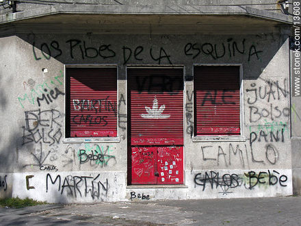 Grafitis en la Blanqueada - Departamento de Montevideo - URUGUAY. Foto No. 13608