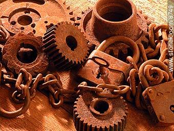 Old rusty metal. Gears, locks and chains  -  - MORE IMAGES. Photo #8749