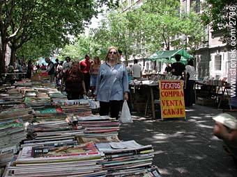 Libros y revistas antiguos. - Departamento de Montevideo - URUGUAY. Foto No. 2788