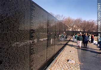Monument to Vietnam soldiers fallen in action -  - USA-CANADA. Photo #2991